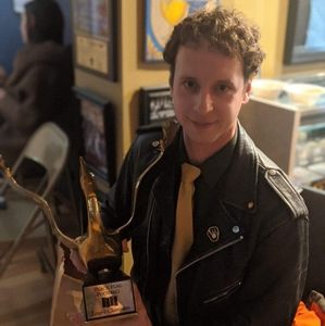 Meet your Posher, Logan